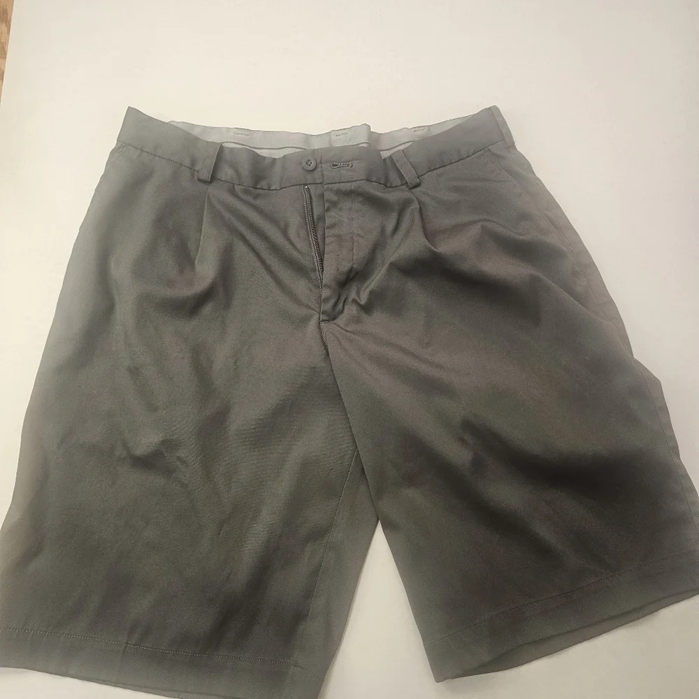 NIKE MEN GOLF CASUAL PREPPY SHORTS GRAY SIZE 34 GORPCORE ATHLEISURE OUTDOORS F79